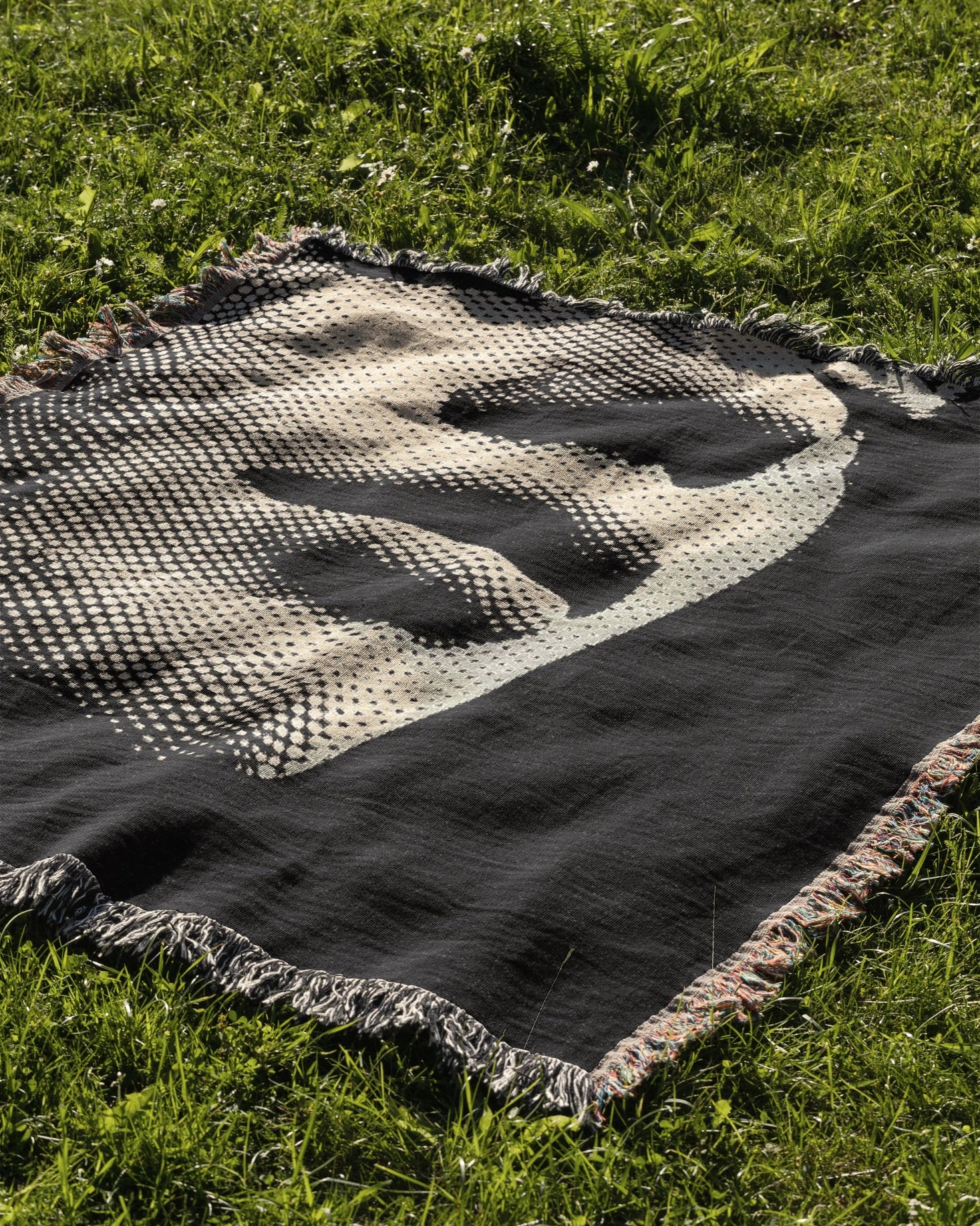 Half Tone Face Woven Throw Blanket